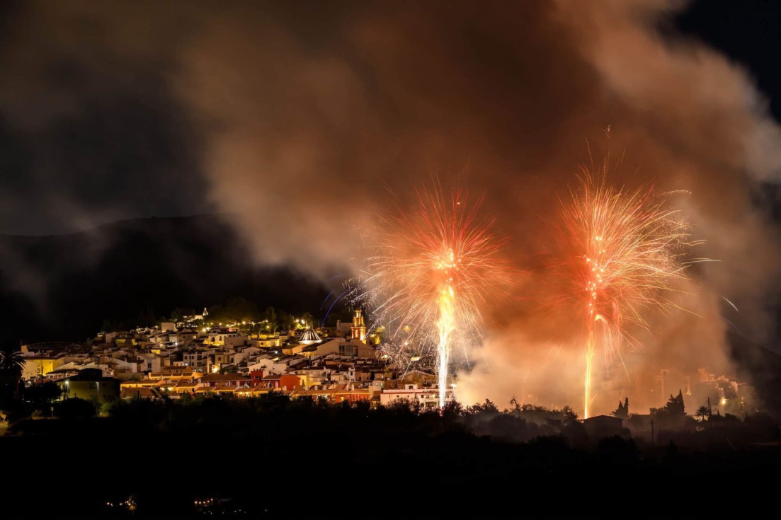 fiestas patronales finestrat 2026 castillo fuegos artificiales