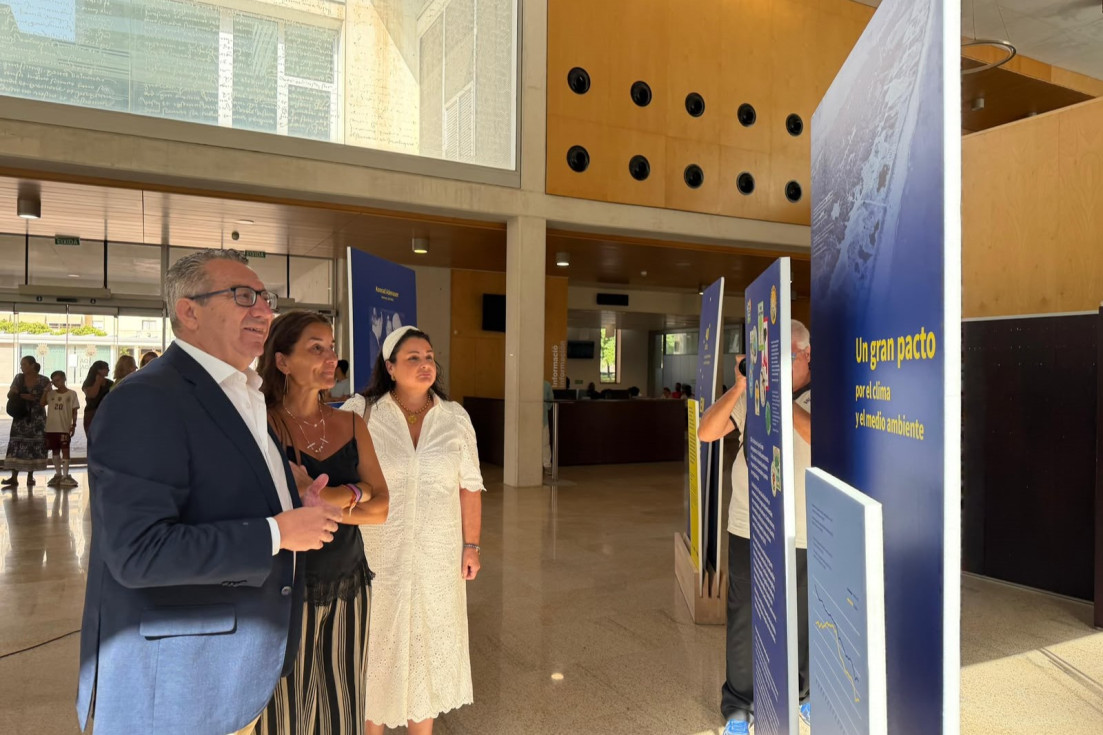 clausura exposición Benidorm 40 años España UE ruth merino toni pérez