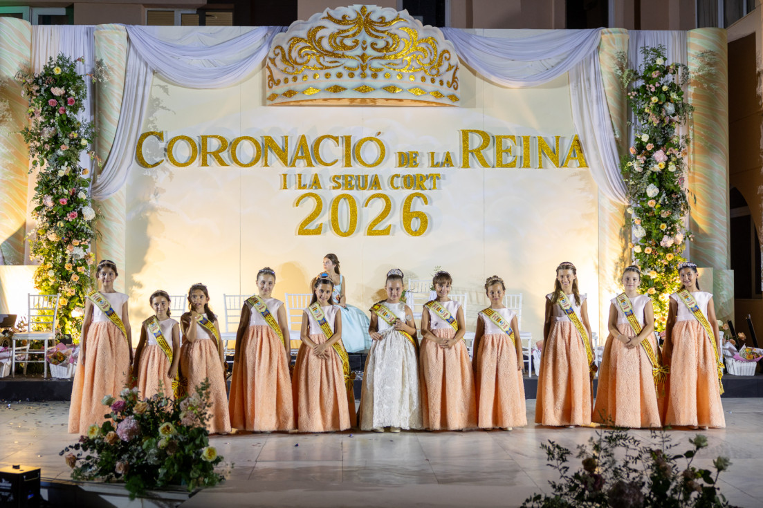 Sofía Giménez Such coronada Reina Fiestas 2026 l’Alfàs del Pi corte de honor
