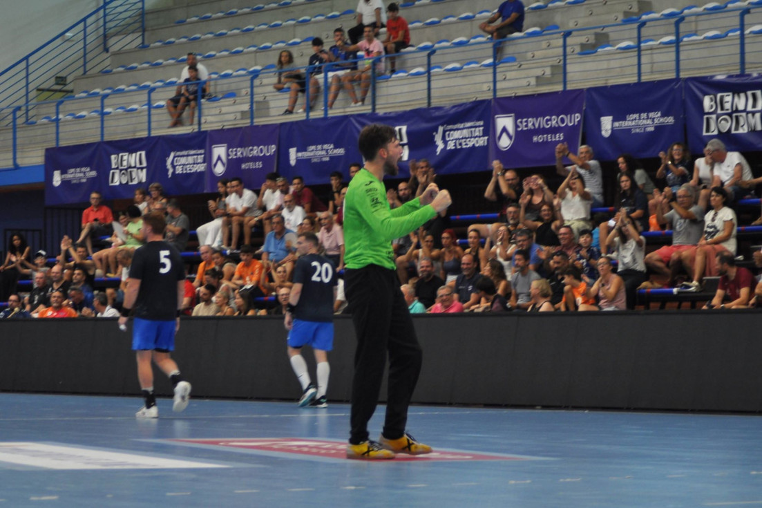david mach balonmano benidorm vs oviedo