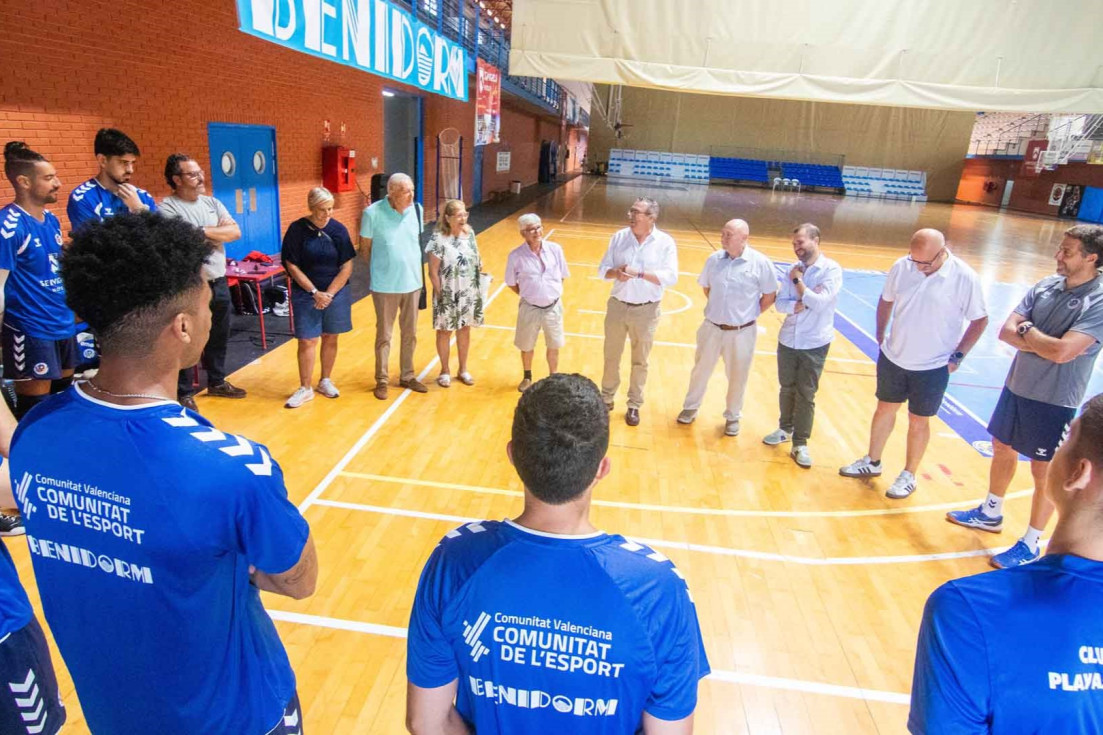 toni pérez visita servigroup playas benidorm