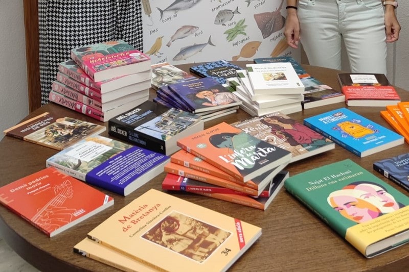 donació llibres IES Altaia