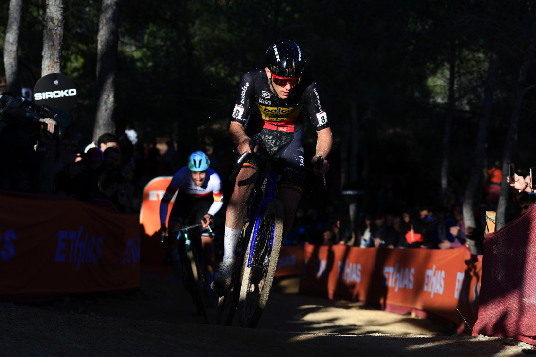 Thibau Nys durante la Copa del Mundo de Ciclocross UCI – Benidorm Costa Blanca 2026 | Sprint Cycling Thibau Nys durante la Copa del Mundo de Ciclocross UCI – Benidorm Costa Blanca 2026 | Sprint Cycling