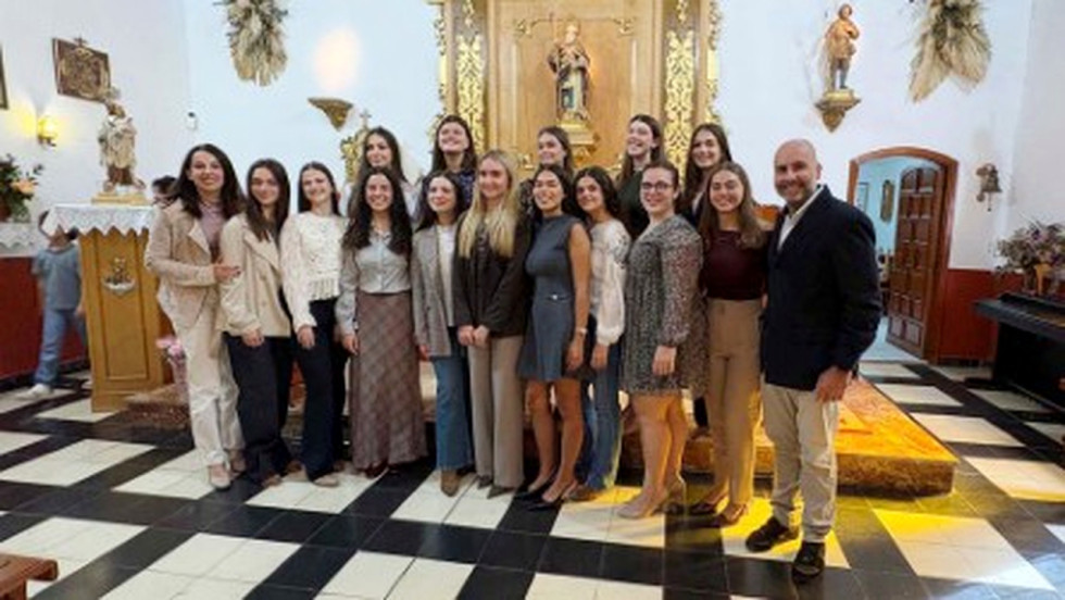 Las &lsquo;fadrines&rsquo; de las Festes del Roser 2026 en la Ermita de San&ccedil;.
