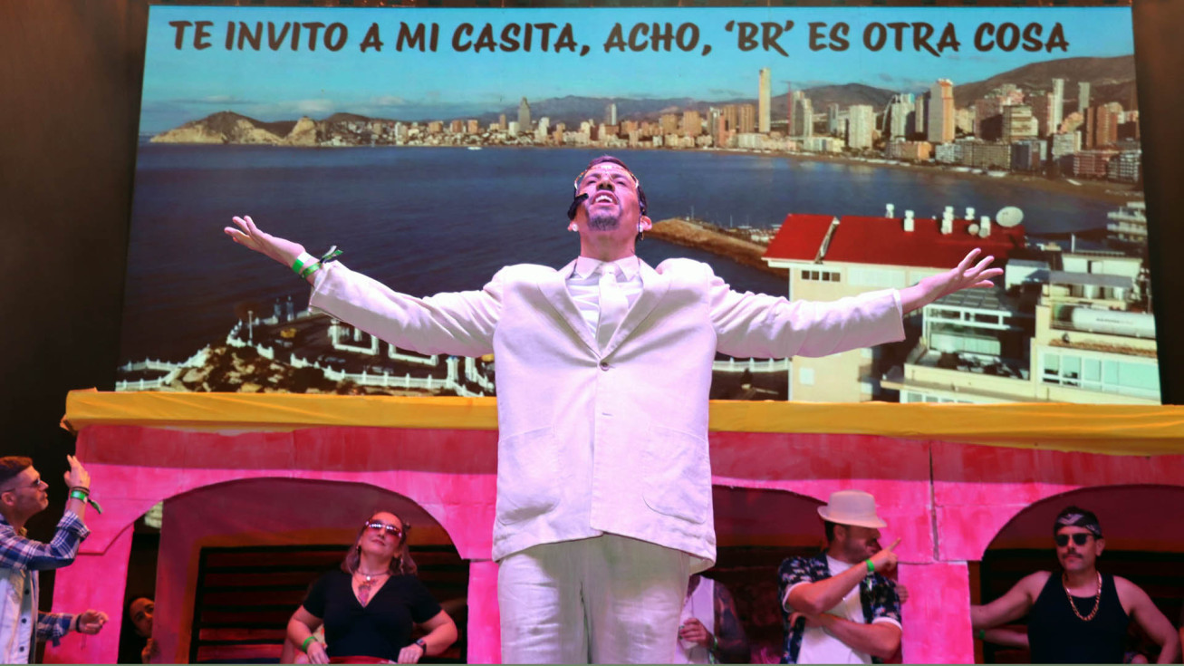 Una de las actuaciones del Concurso de Playbacks celebrado durante el Dia de les Penyes de Benidorm.