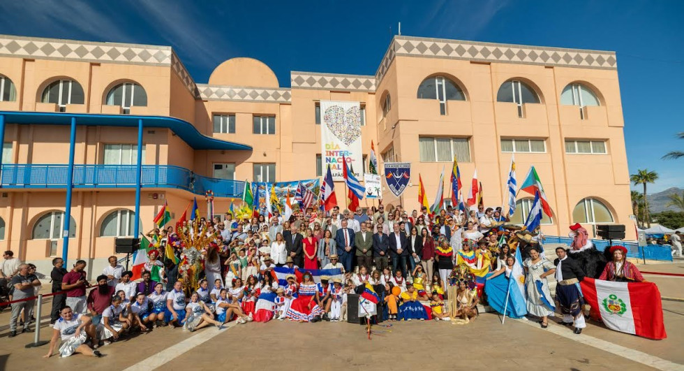 Representantes institucionales y delegaciones internacionales durante el XIX D&iacute;a Internacional de l&rsquo;Alf&agrave;s del Pi.