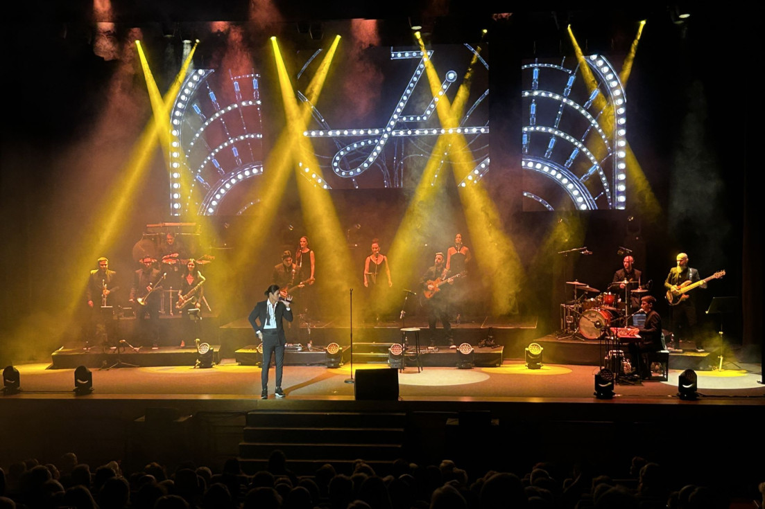 Julio Iglesias Jr estrena en La Nucía su nueva gira nacional ante un Auditori lleno