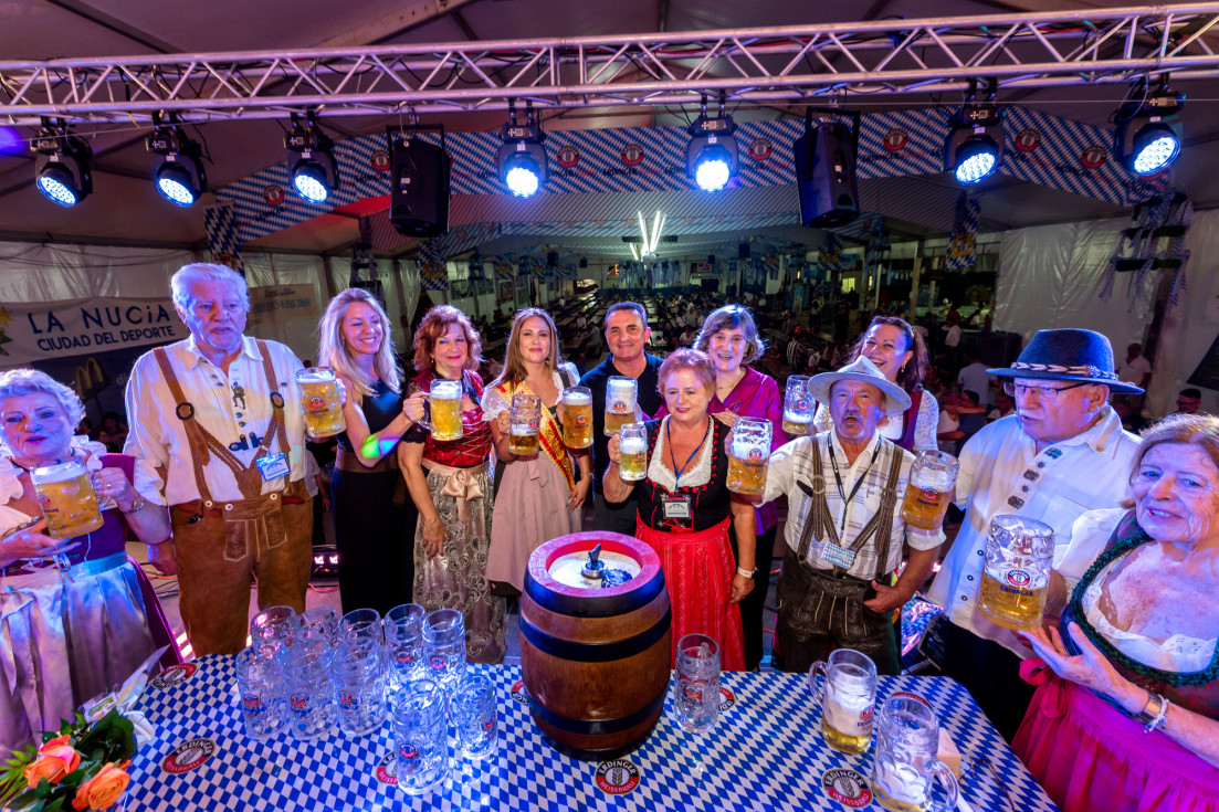 La Oktoberfest de La Nucía ya está en marcha tras la apertura del primer barril