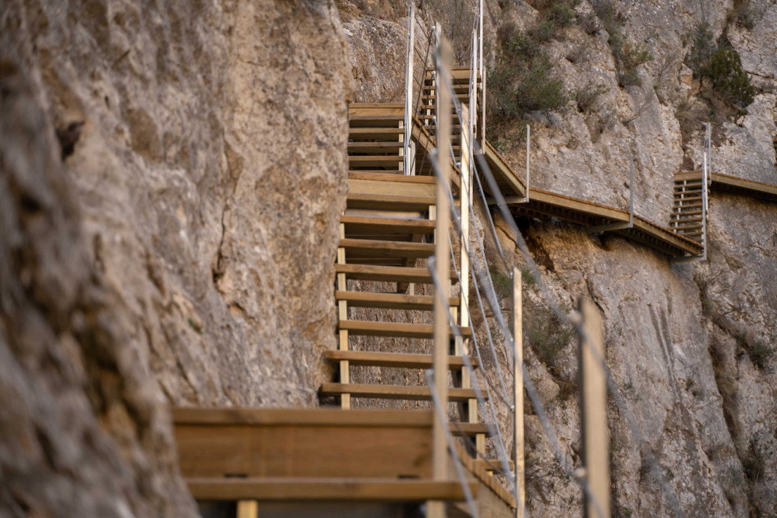 Relleu pasarela Amadorio