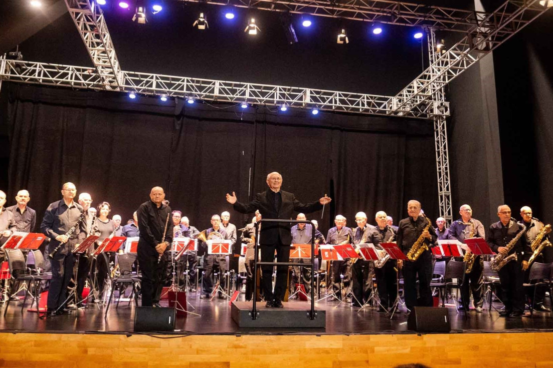 Banda Musical UDP Llíria-Camp de Túria-Serranos llena el auditorio de Benidorm con su concierto en la Setmana Cultural