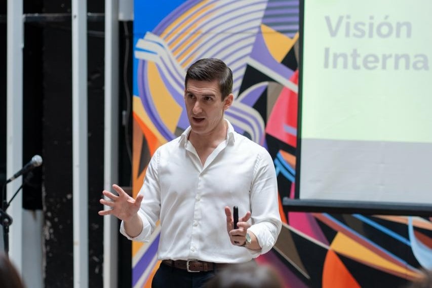 juan vizuete Napolitan Victory Award 2025