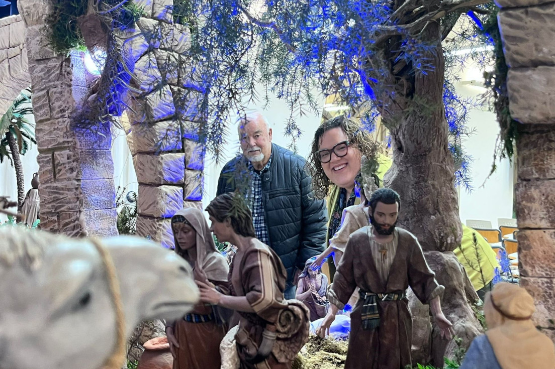 El tradicional Belén de Amics del Betlem regresa a la Casa de Cultura de Altea con nuevas piezas y más de cien figuras