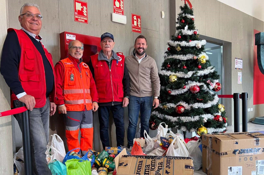 XIV Feria Deporte Ocio Recreación Navidad Benidorm donación cruz roja