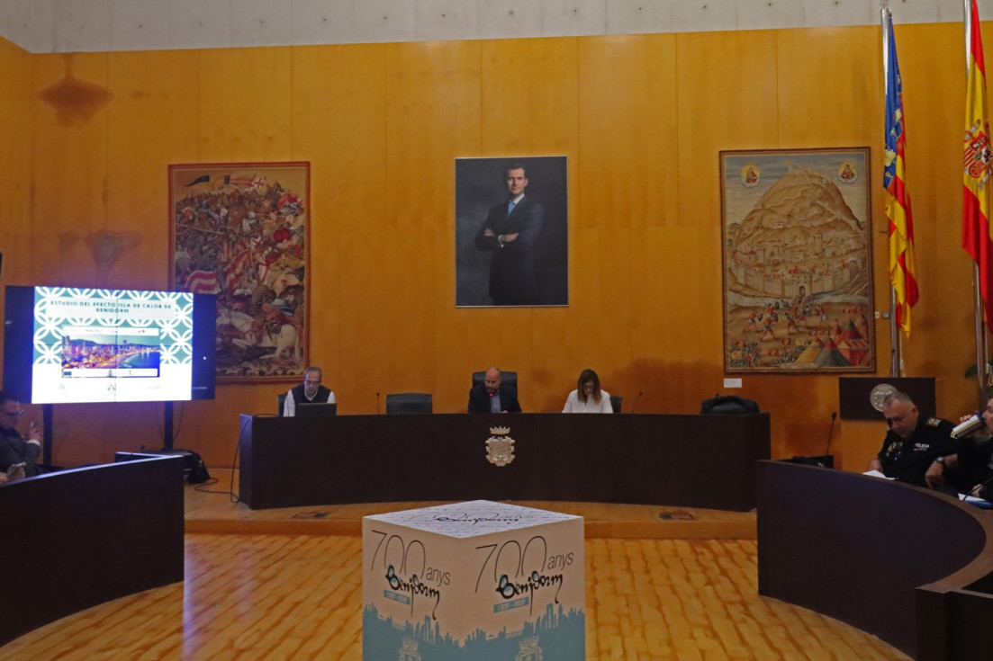 Benidorm instalará 13 nuevos aparcabicicletas inteligentes y avanza en su Plan Asfalto y renaturalización urbana